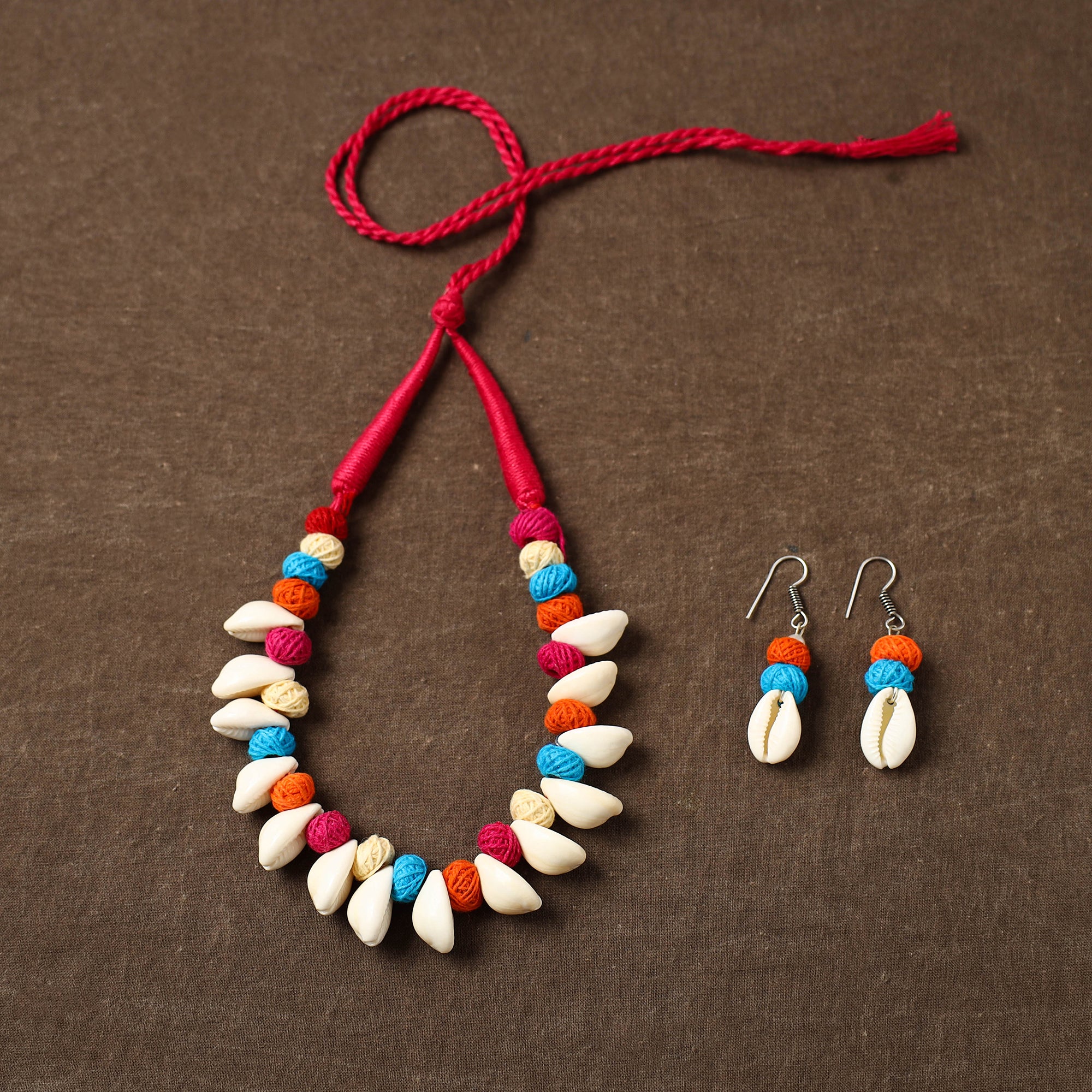 Multicolor - handcrafted shell & thread work necklace set 20