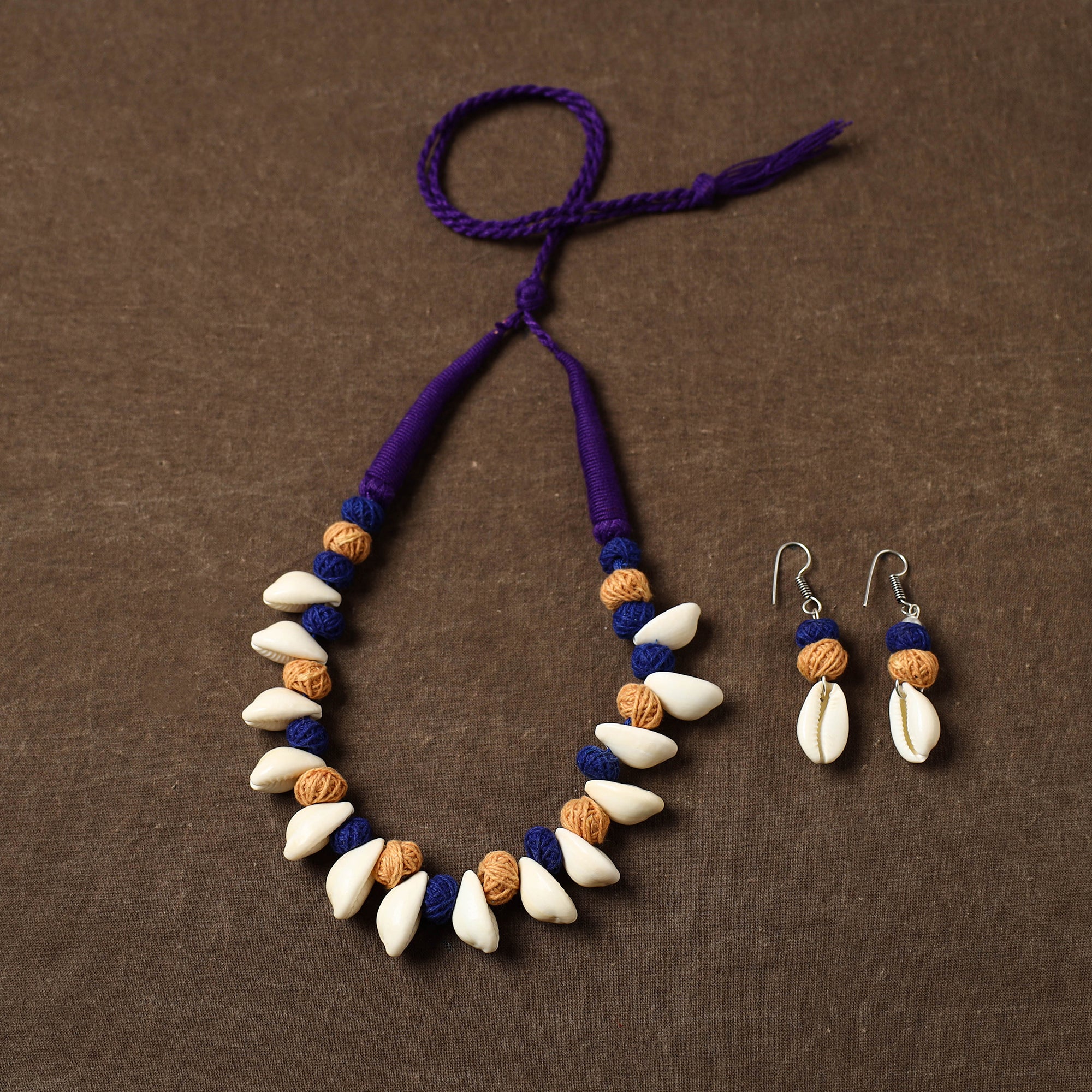 Multicolor - handcrafted shell & thread work necklace set 24