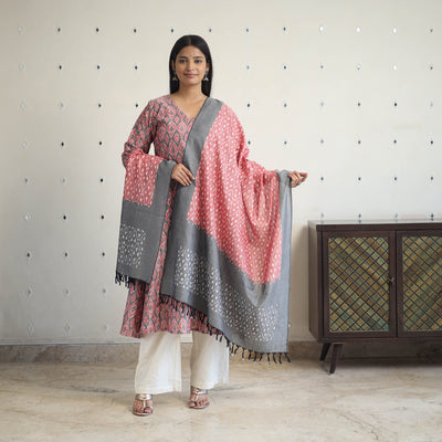 Multicolor Handloom Cotton Pochampally Ikat Kurta Set (Set of 3)