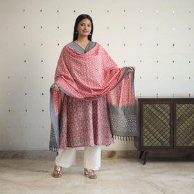 Multicolor Handloom Cotton Pochampally Ikat Kurta Set (Set of 3)