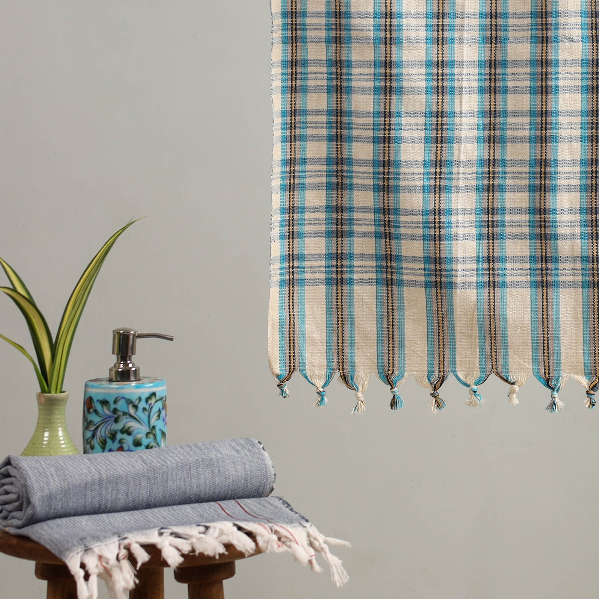 Multicolor Handloom Fine Cotton Checks Bath Towel
