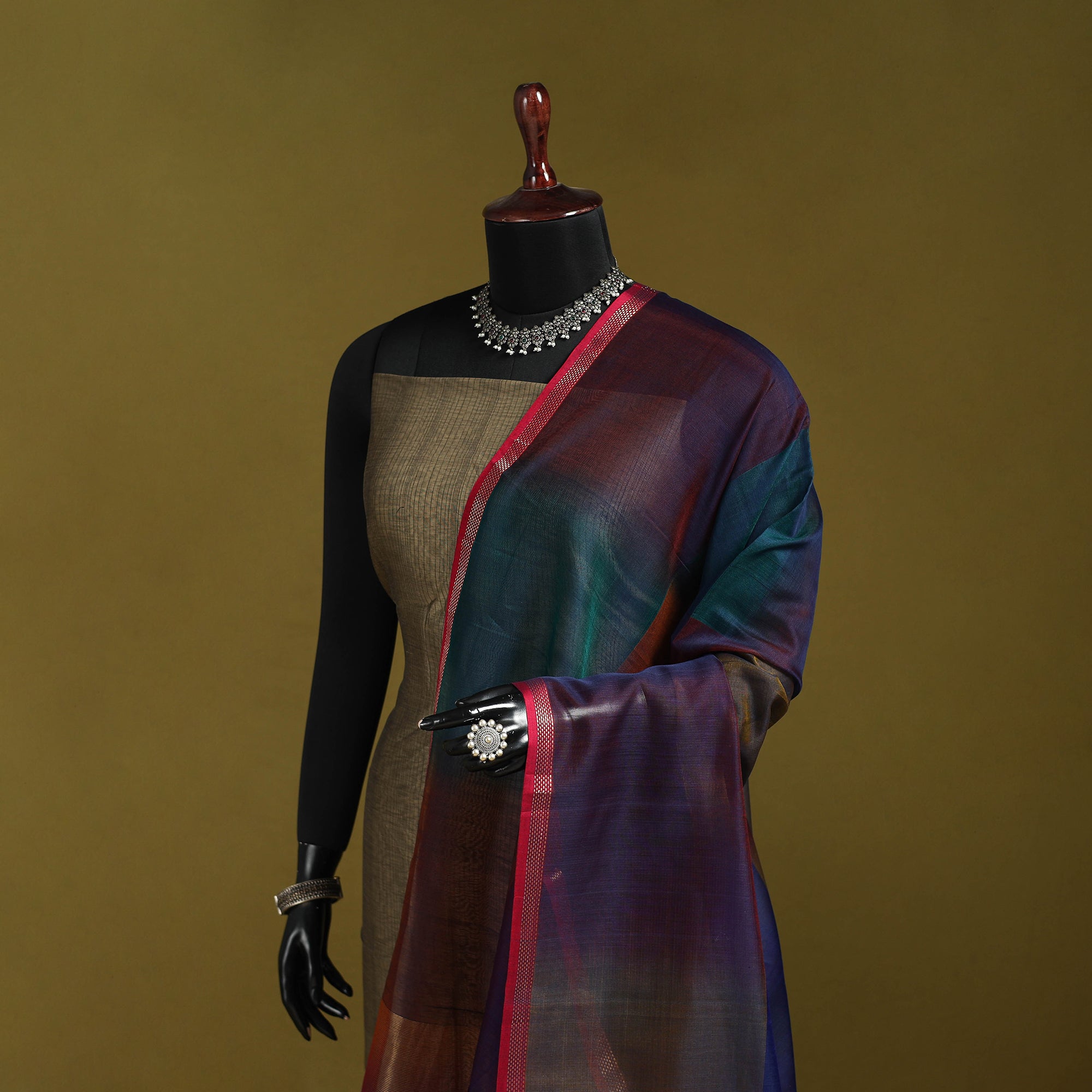 Handloom silk cotton maheshwari dupatta with zari border 14