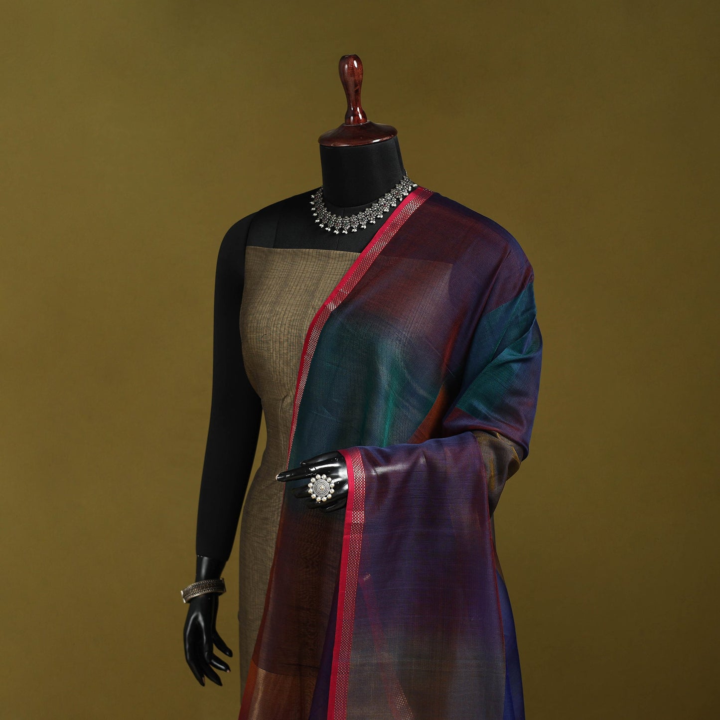 Handloom silk cotton maheshwari dupatta with zari border 14