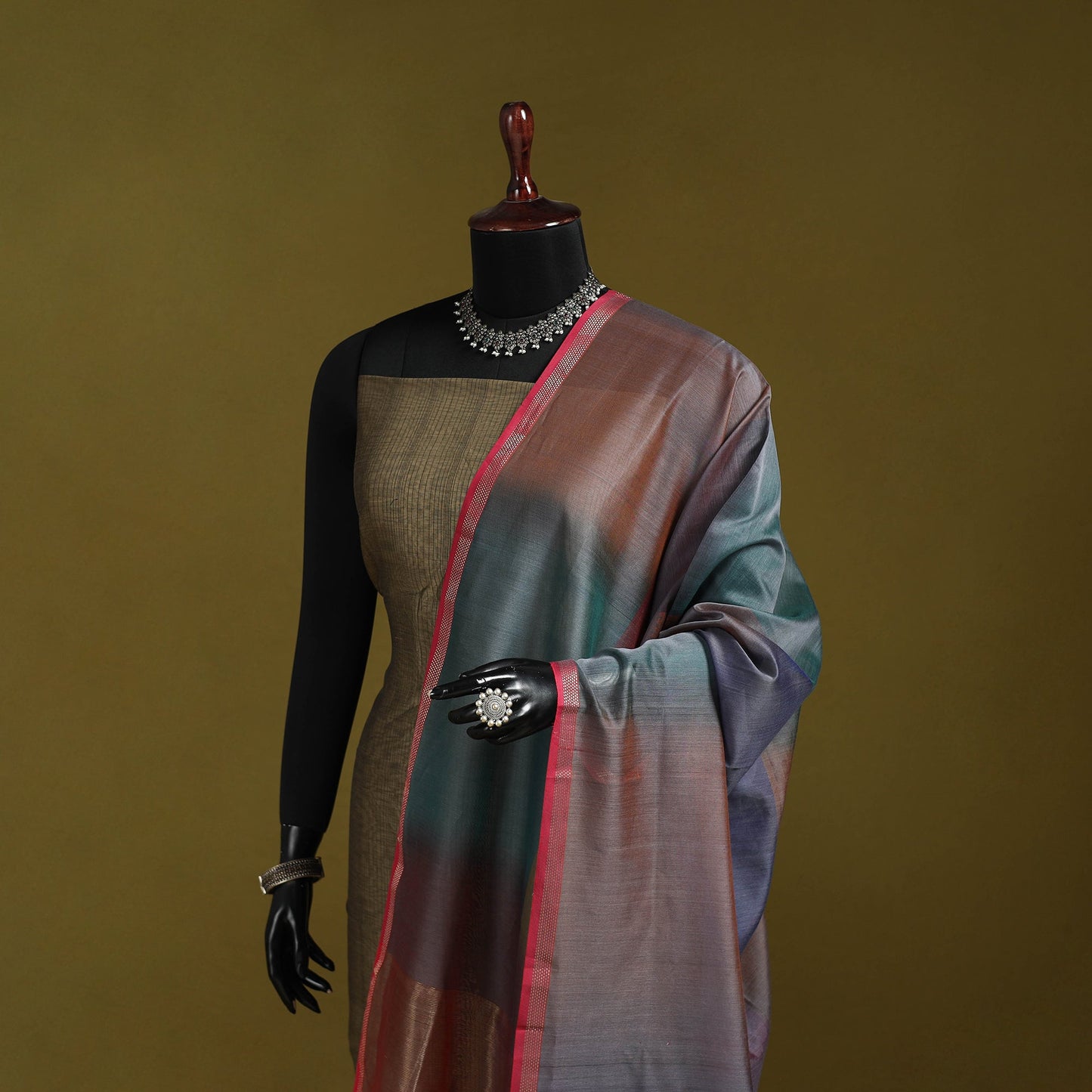 Handloom silk cotton maheshwari dupatta with zari border 18