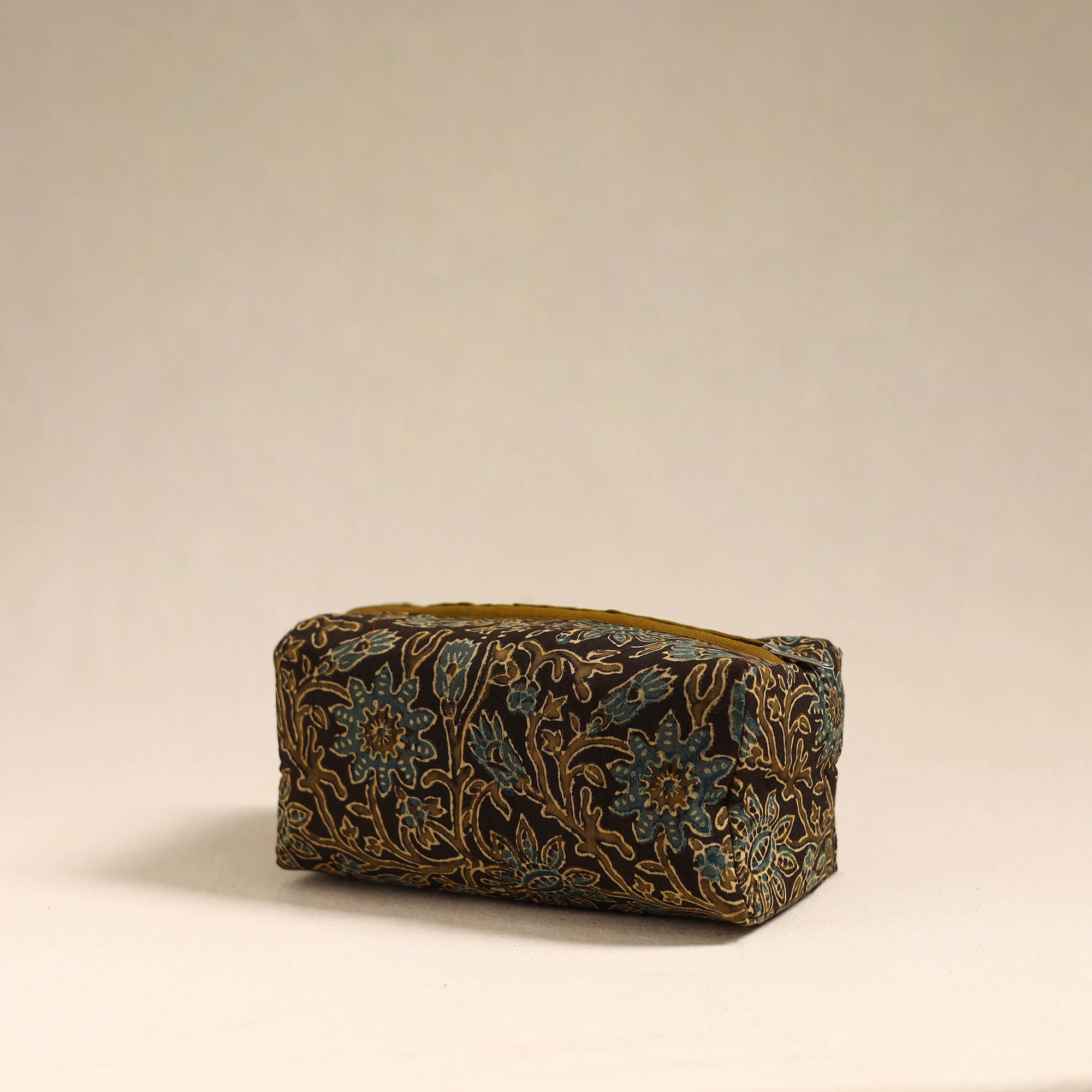  Multicolor Handmade Cotton Toiletry Bag 