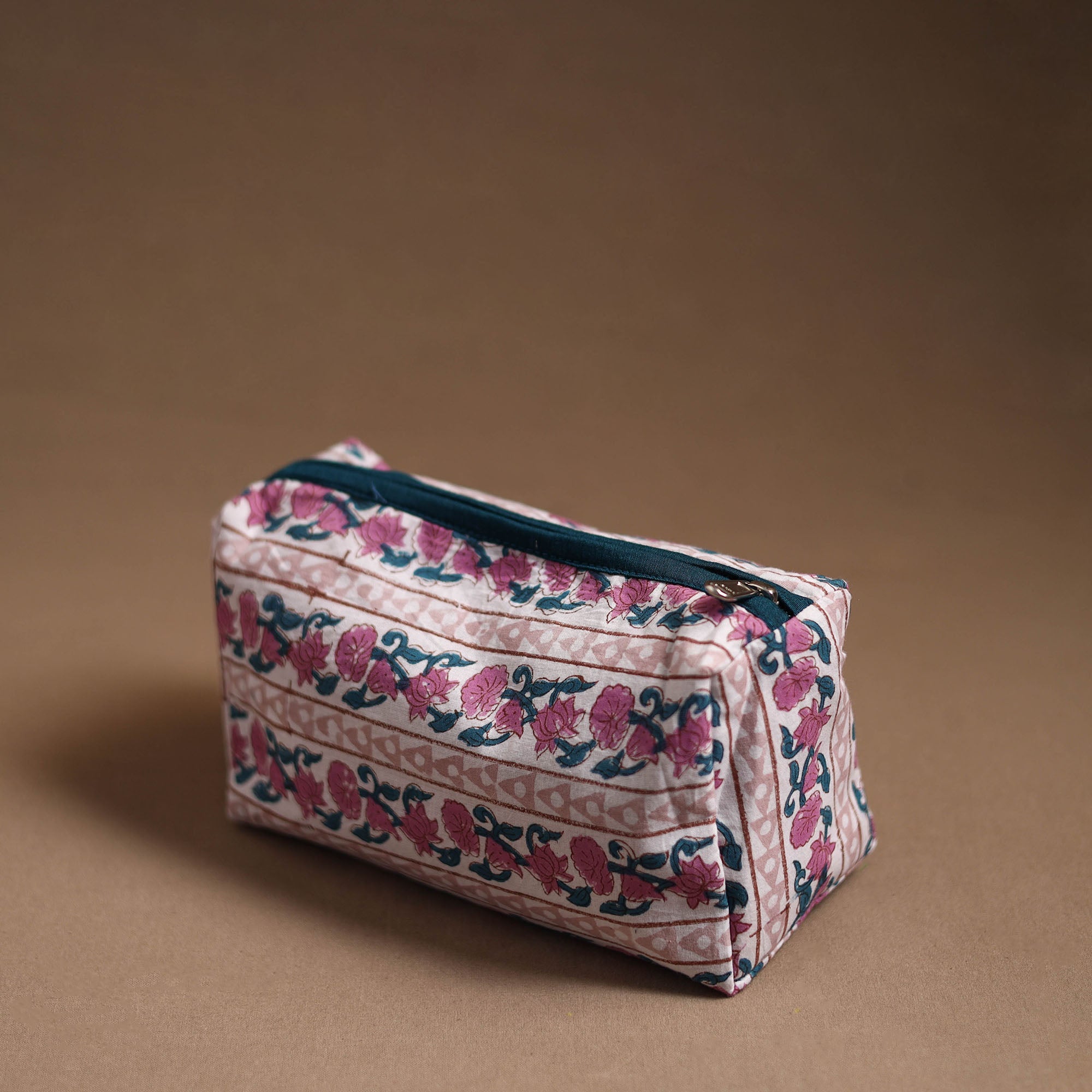  Handmade Cotton Toiletry Pouch  02 