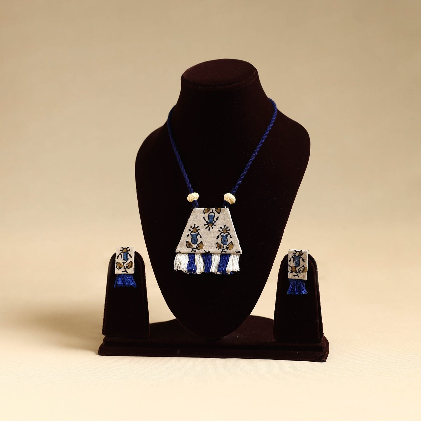 Buy Handmade Fabart Necklace Set