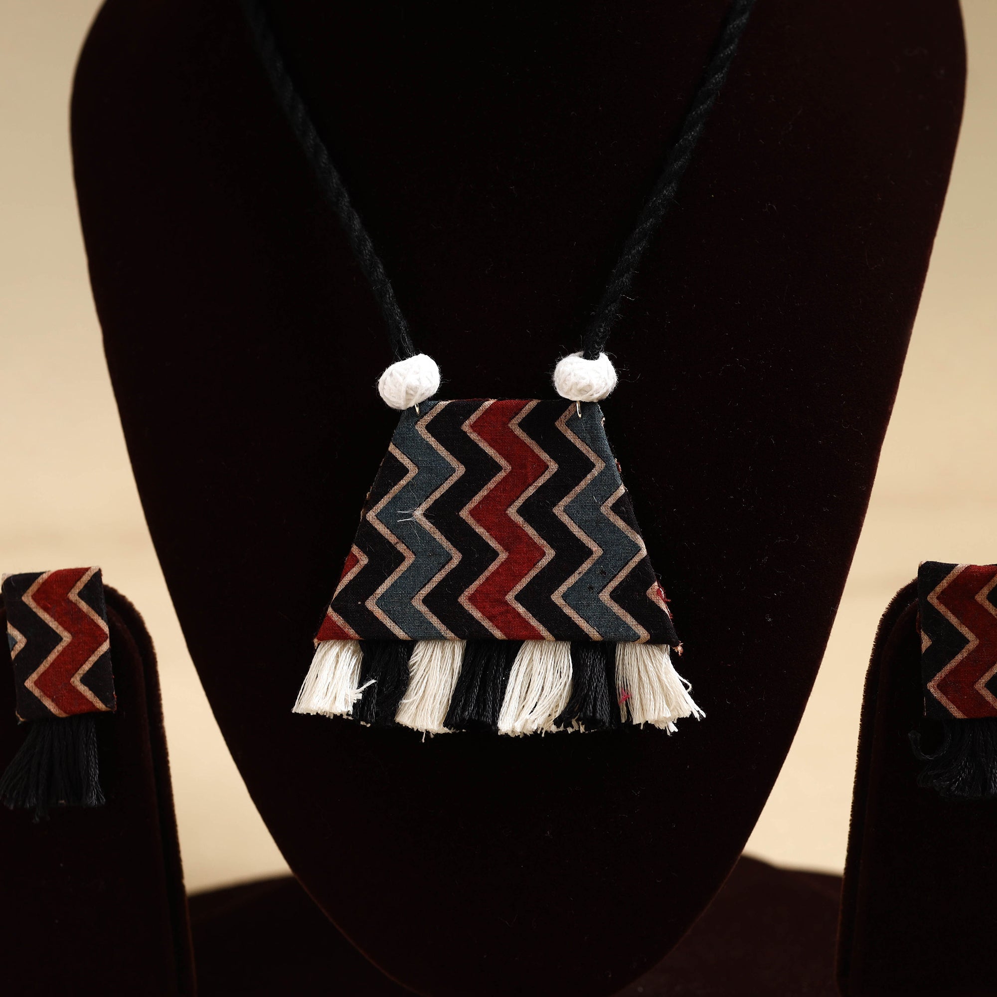 Buy Handmade Fabart Necklace Set