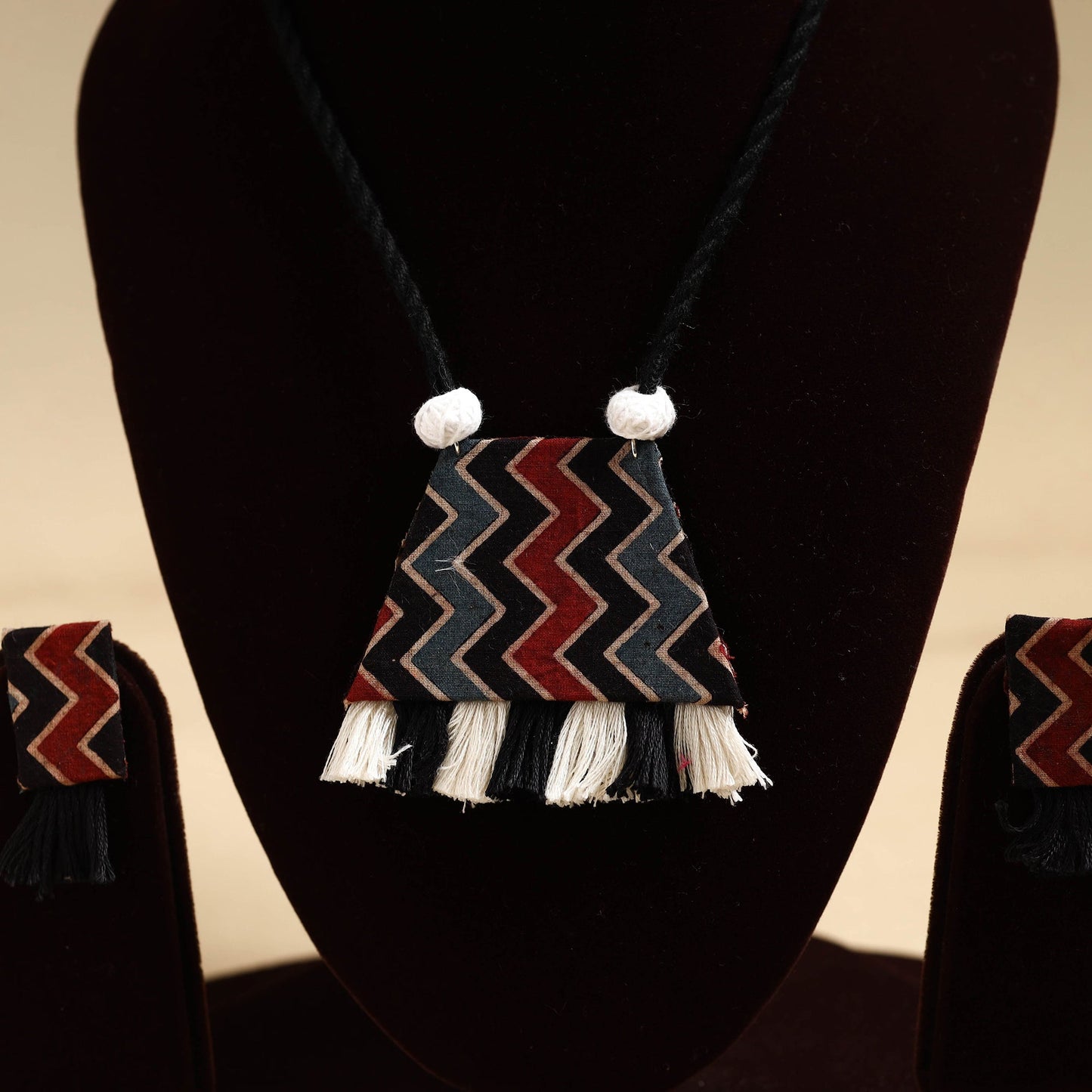 Buy Handmade Fabart Necklace Set