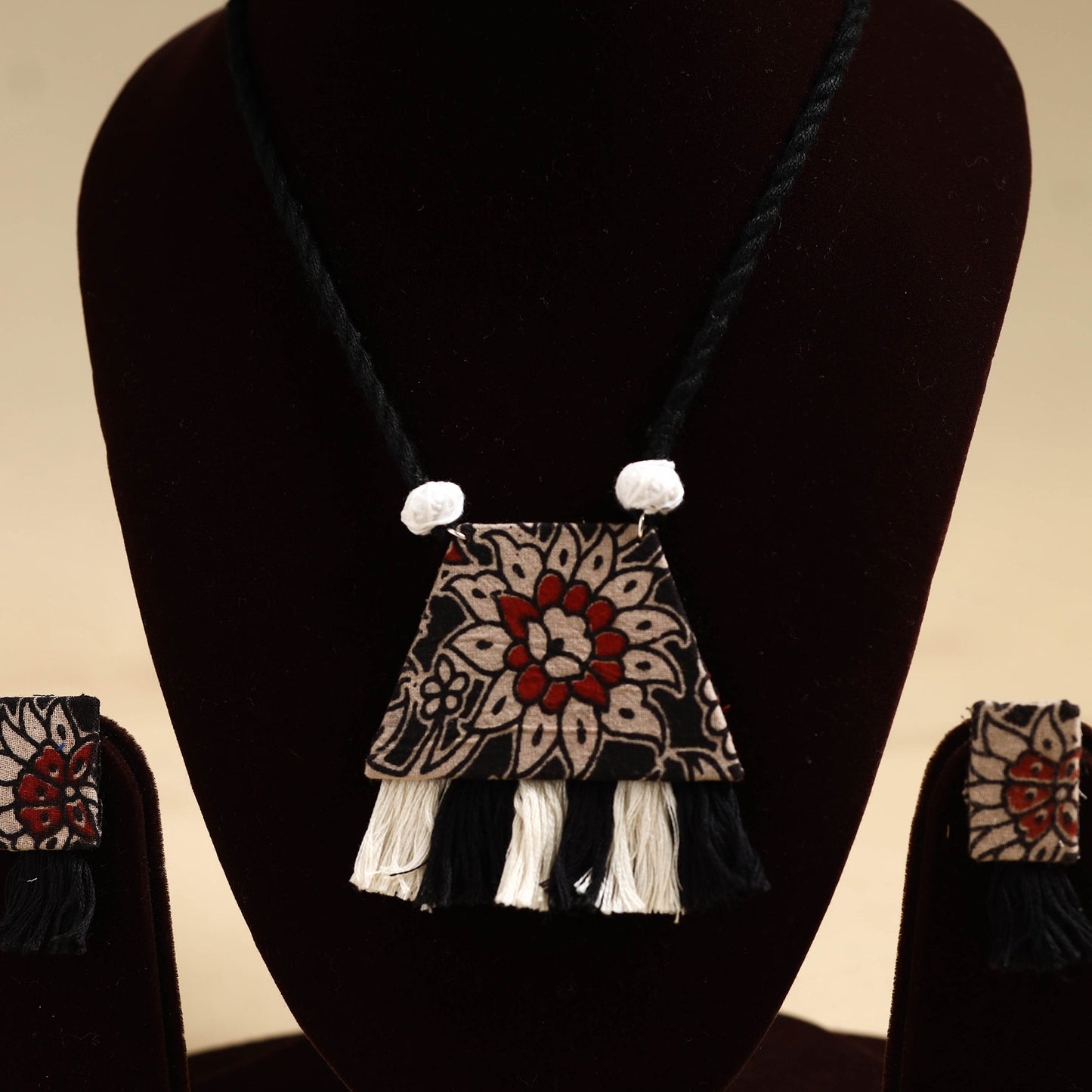 Buy Handmade Fabart Necklace Set