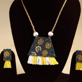 Buy Handmade Fabart Necklace Set
