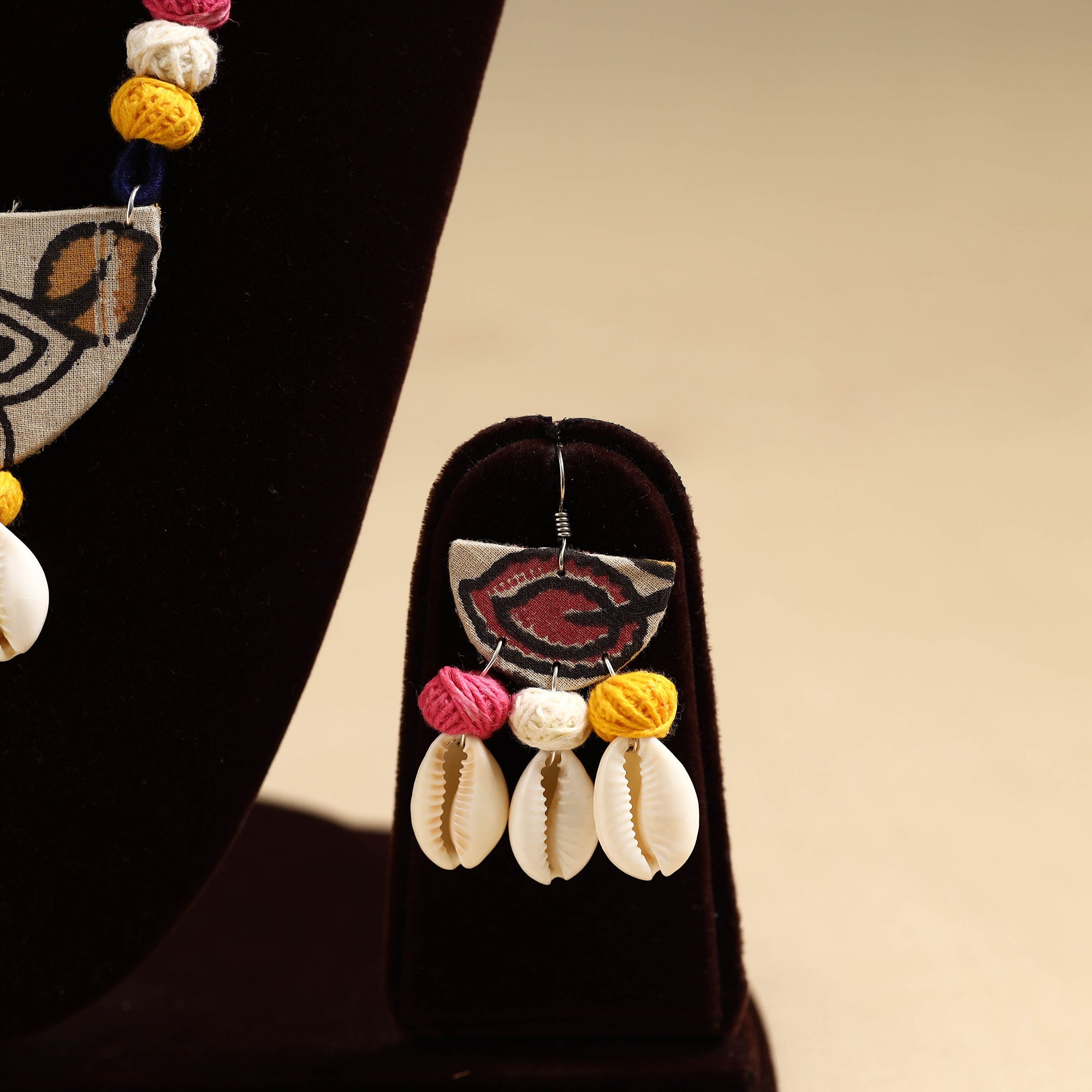 Buy Handmade Fabart Shell Necklace Set