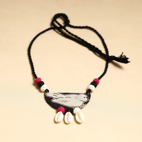 Buy Handmade Fabart Shell Necklace Set