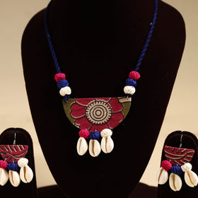 Buy Handmade Fabart Shell Necklace Set