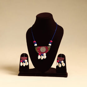 Buy Handmade Fabart Shell Necklace Set