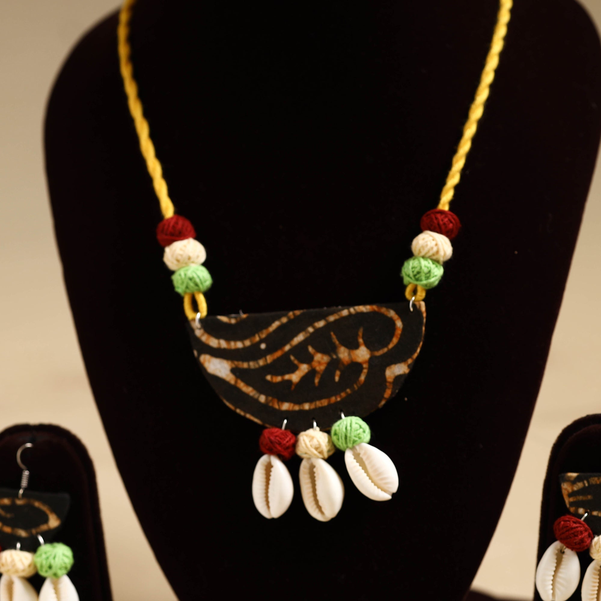 Multicolor - handmade fabart shell necklace set 40