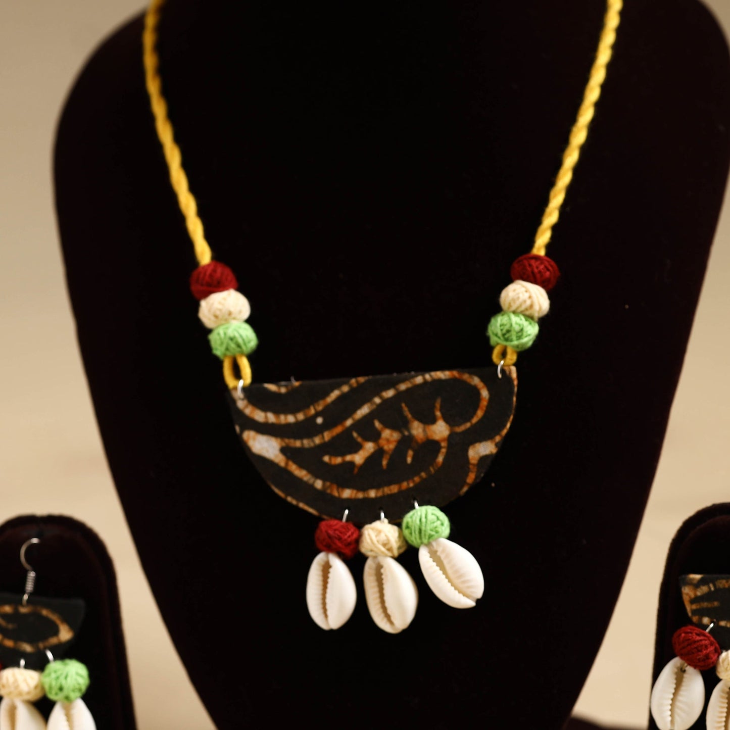 Multicolor - handmade fabart shell necklace set 40