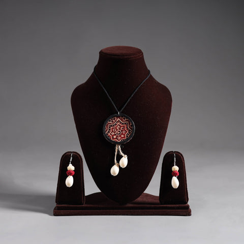 Multicolor - handmade fabart shell work necklace set 02