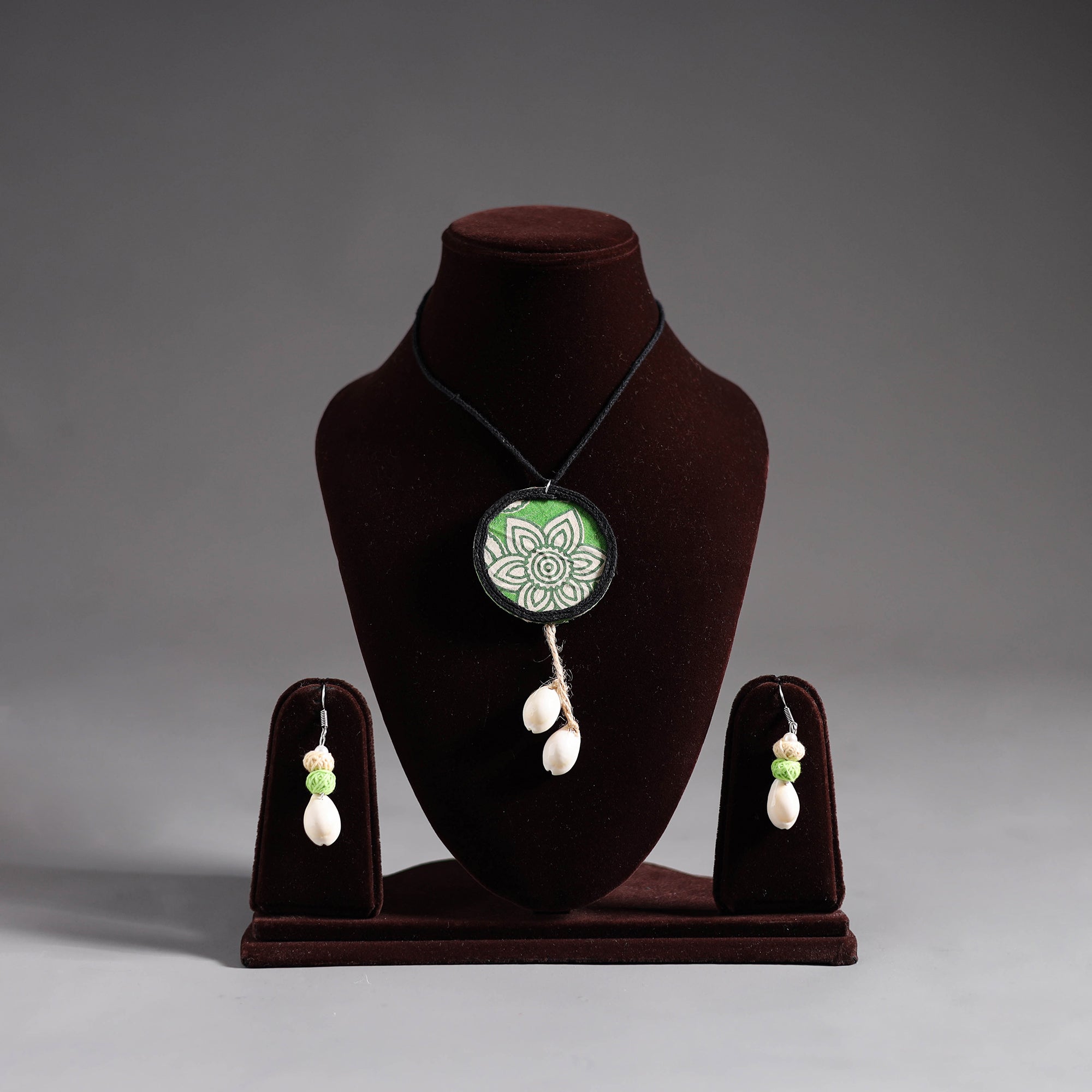 Multicolor - handmade fabart shell work necklace set 06