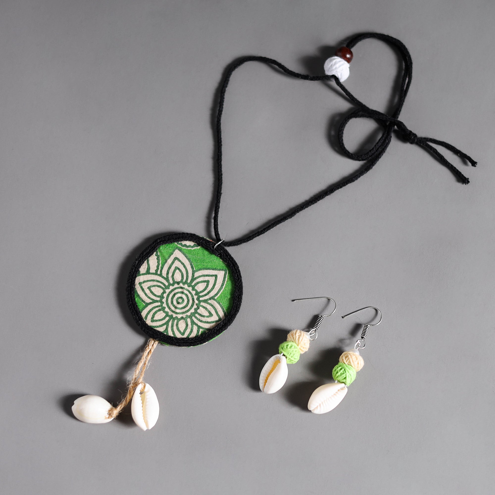 Multicolor - handmade fabart shell work necklace set 06