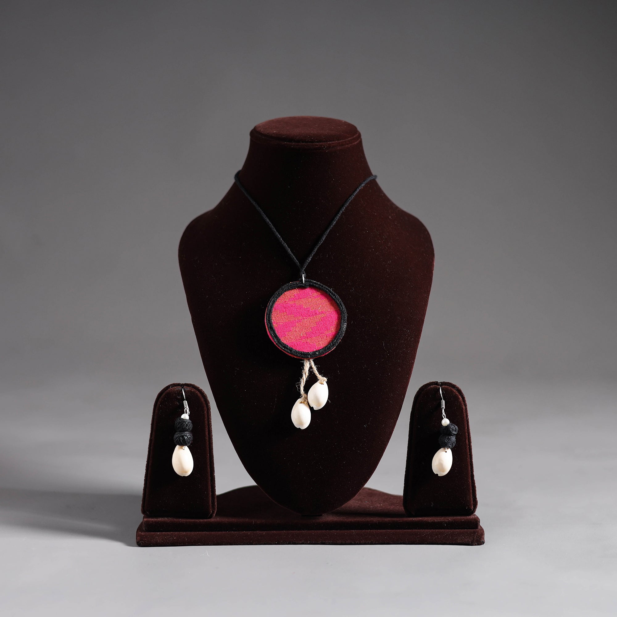 Multicolor - handmade fabart shell work necklace set 11