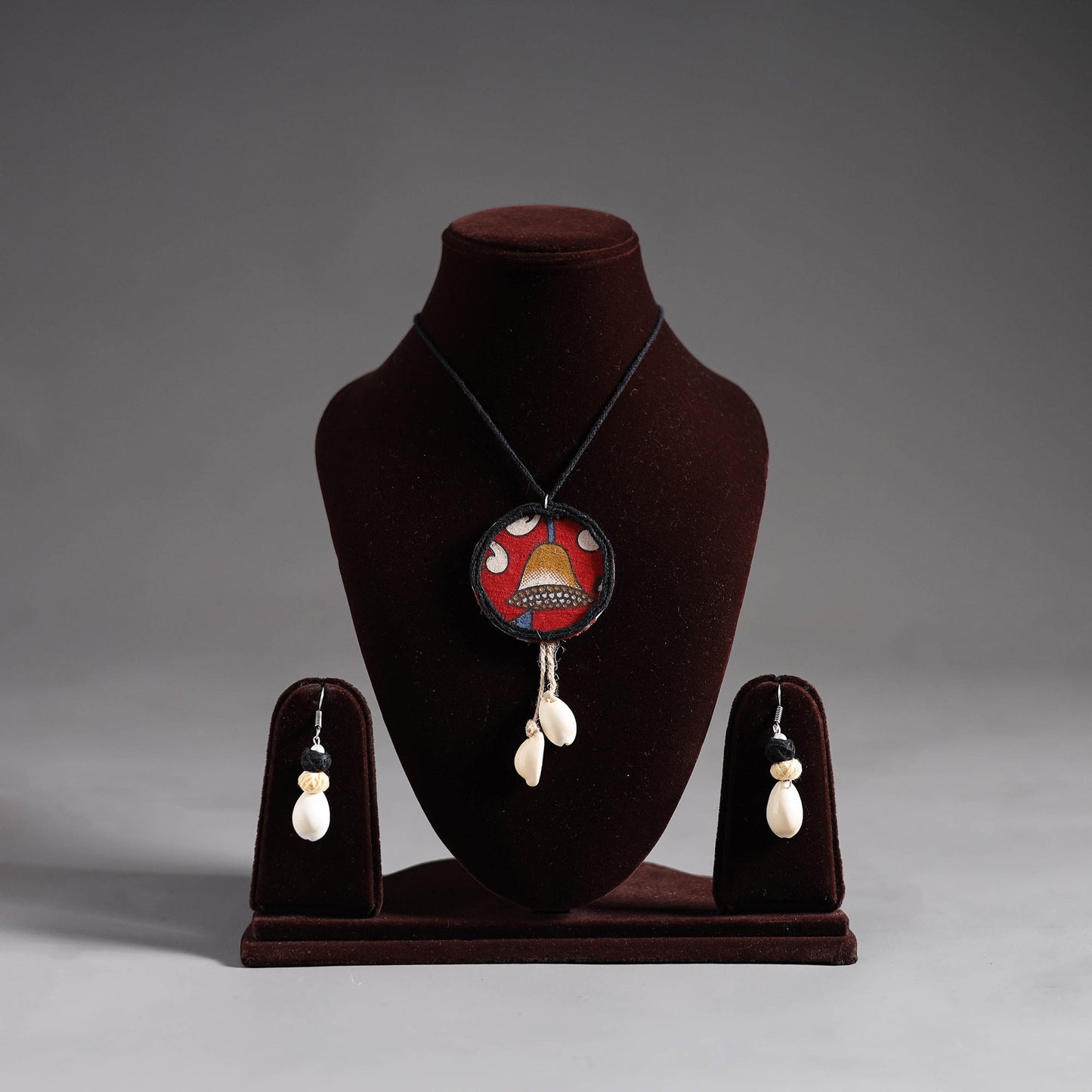 Multicolor - handmade fabart shell work necklace set 14