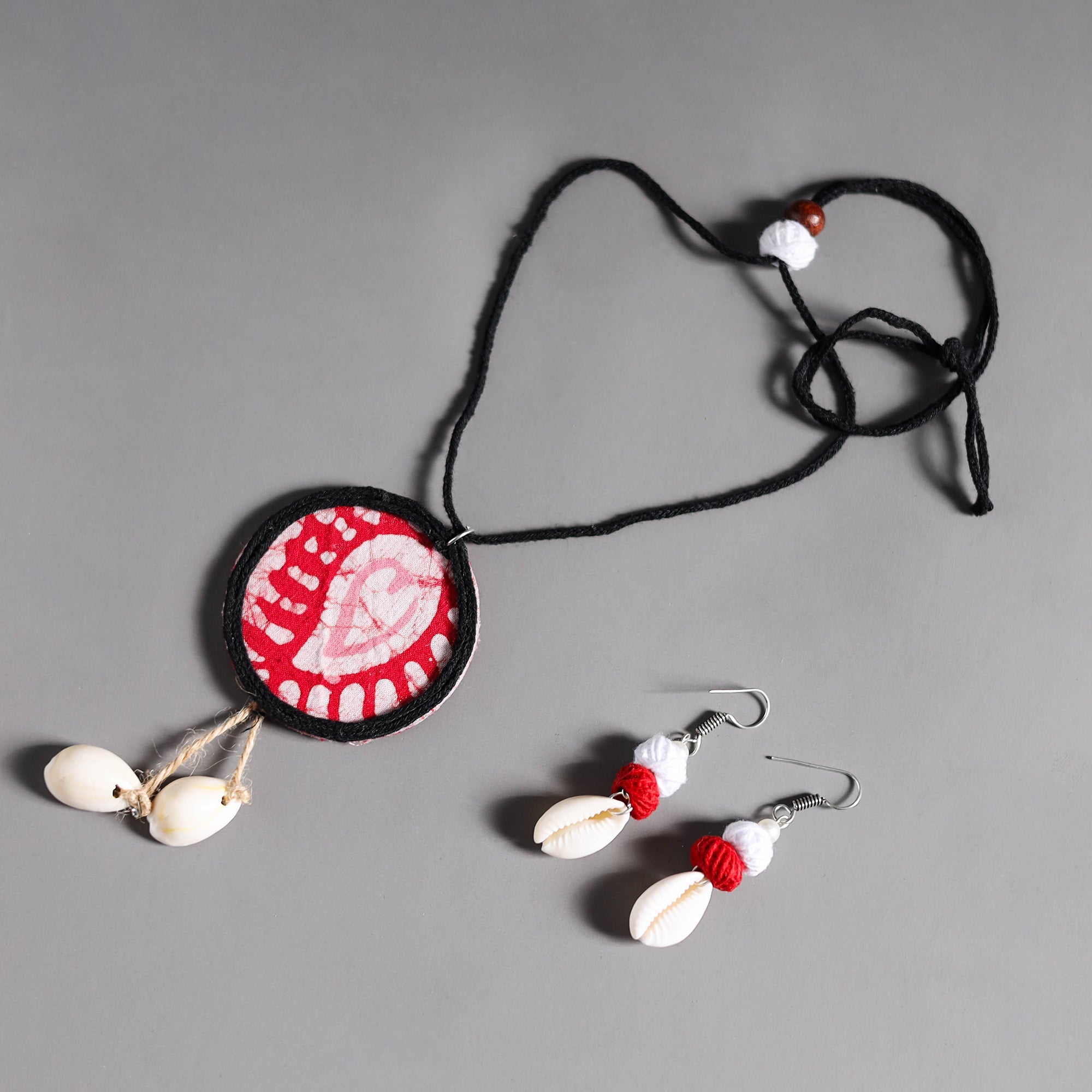 Buy Handmade Fabart Shell Work Necklace Set