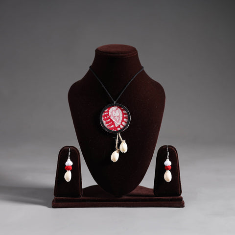 Buy Handmade Fabart Shell Work Necklace Set