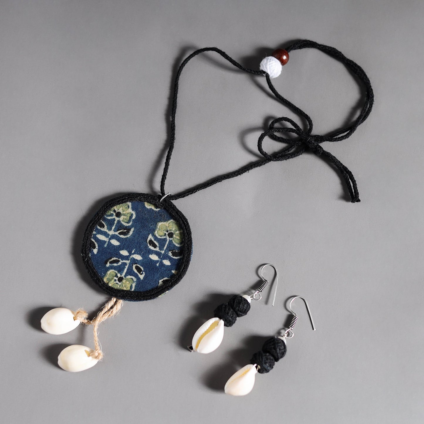 Buy Handmade Fabart Shell Work Necklace Set