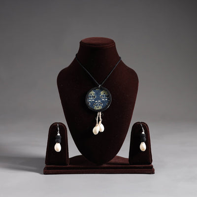 Buy Handmade Fabart Shell Work Necklace Set