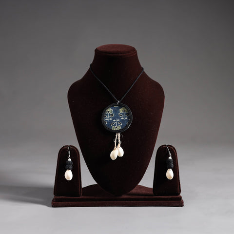 Buy Handmade Fabart Shell Work Necklace Set