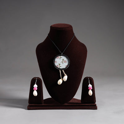 Multicolor - handmade fabart shell work necklace set 17