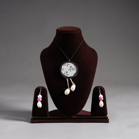 Multicolor - handmade fabart shell work necklace set 17