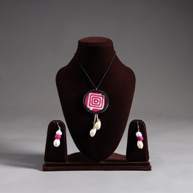 Buy Handmade Fabart Shell Work Necklace Set