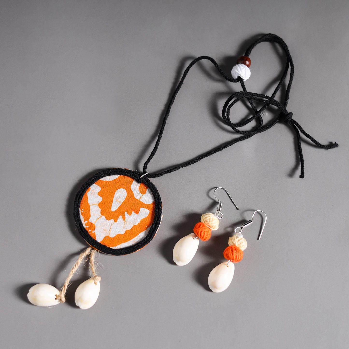 Multicolor - handmade fabart shell work necklace set 19