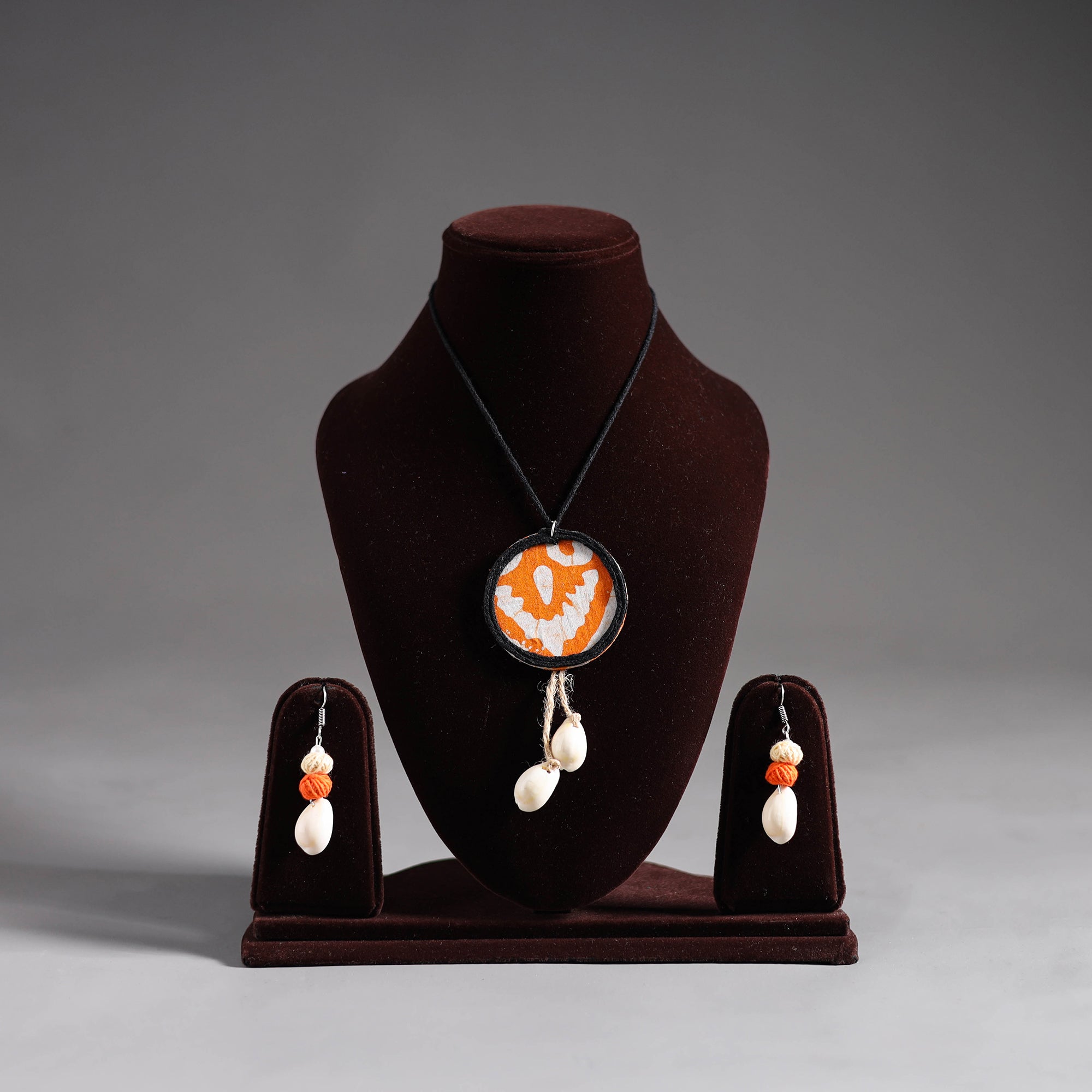 Multicolor - handmade fabart shell work necklace set 19