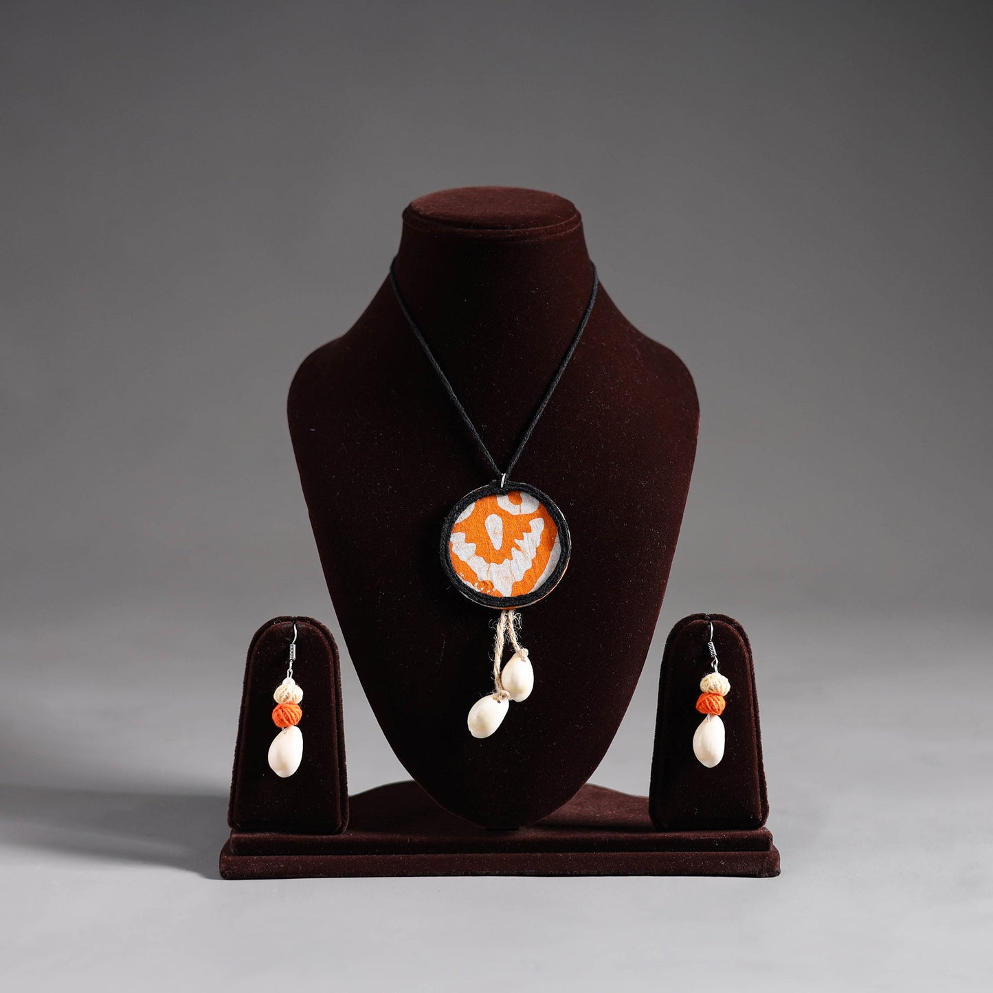 Multicolor - handmade fabart shell work necklace set 19