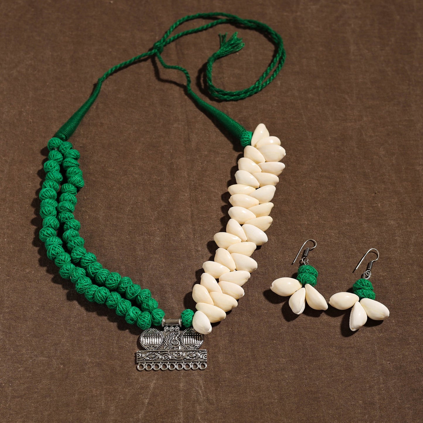 Buy Multicolor Handmade German Silver Shell Necklace Set