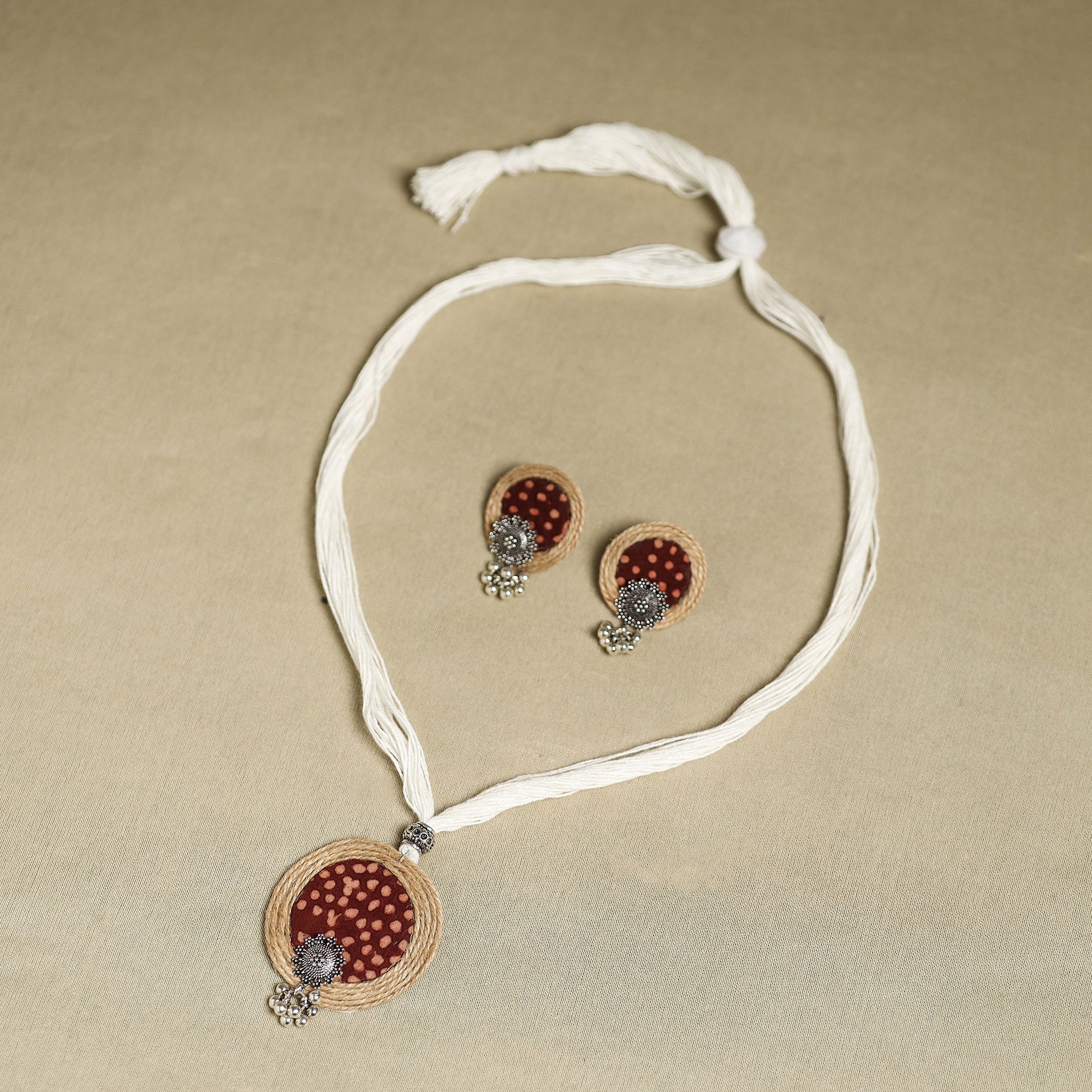 Buy Handmade GS Jute Fabart Necklace Set Online