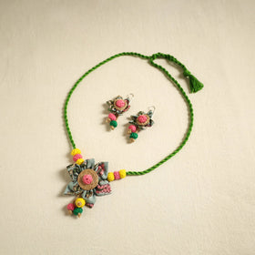 Buy Handmade Jute Fabart Necklace Set
