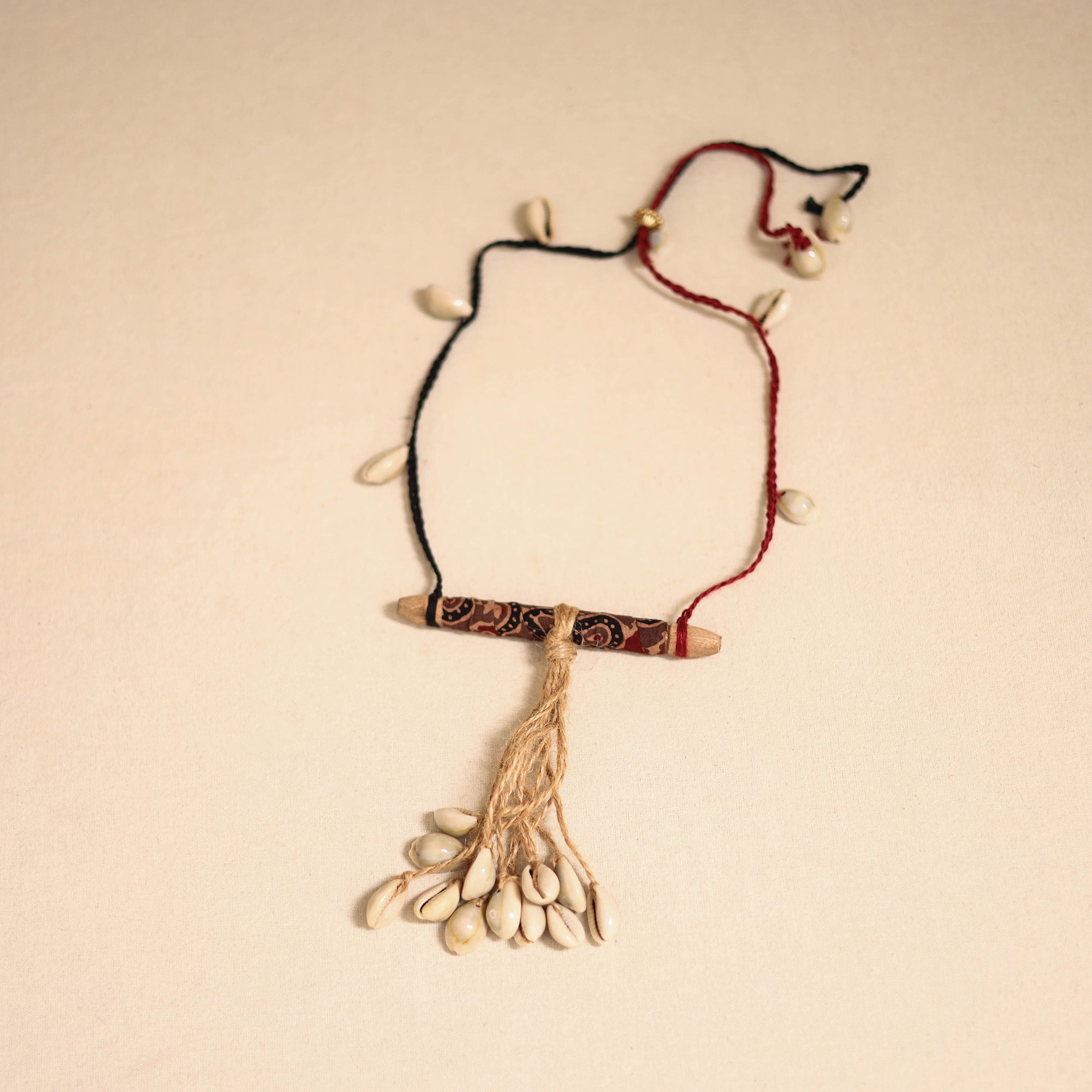 Multicolor - handmade jute & shell work necklace 75