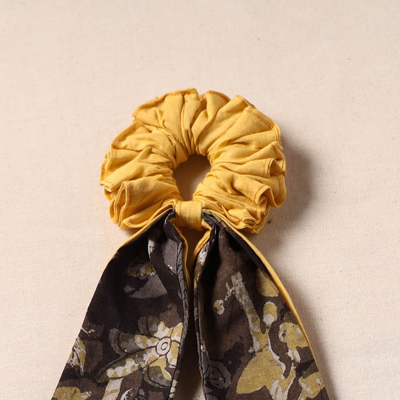 Handmade rubber band/scarf scrunchie 51 - handcrafted