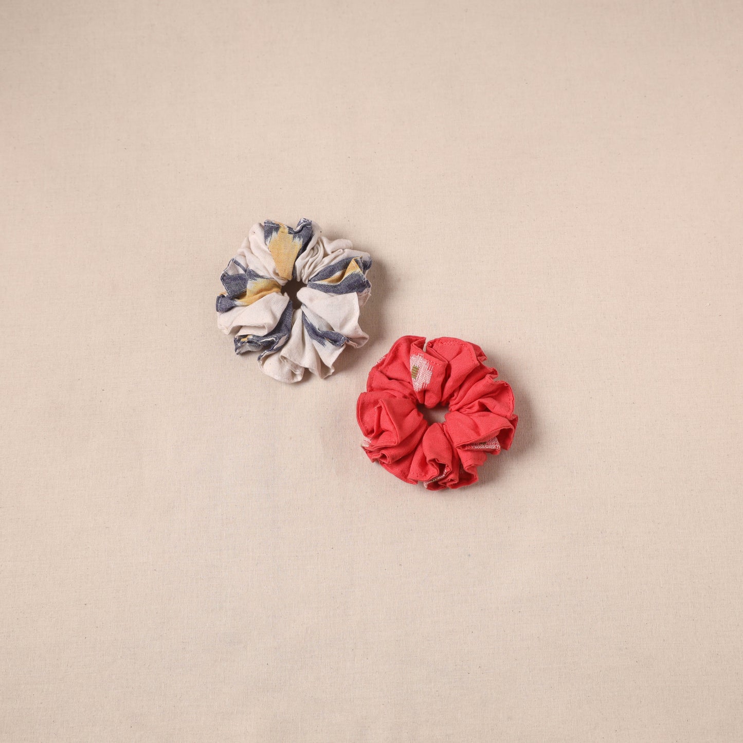 Handmade rubber band/scrunchies (set of 2) 01 - handcrafted