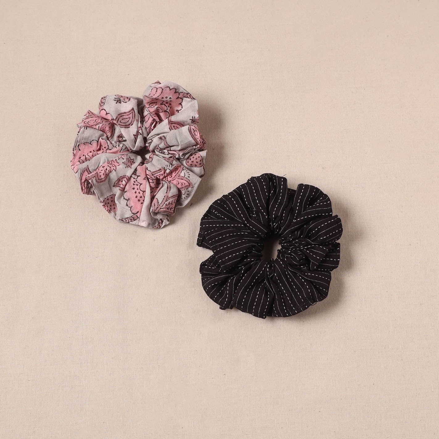 Handmade rubber band/scrunchies (set of 2) 03 - handcrafted