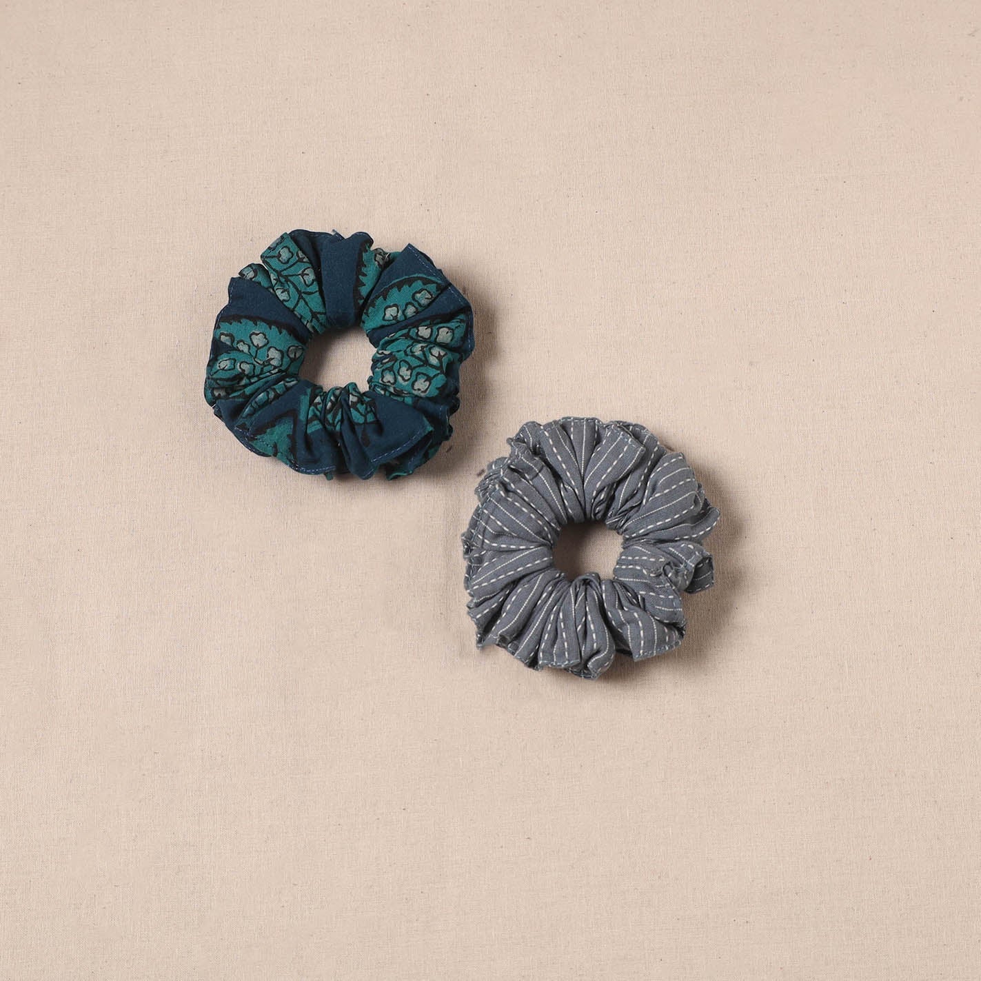Handmade rubber band/scrunchies (set of 2) 06 - handcrafted