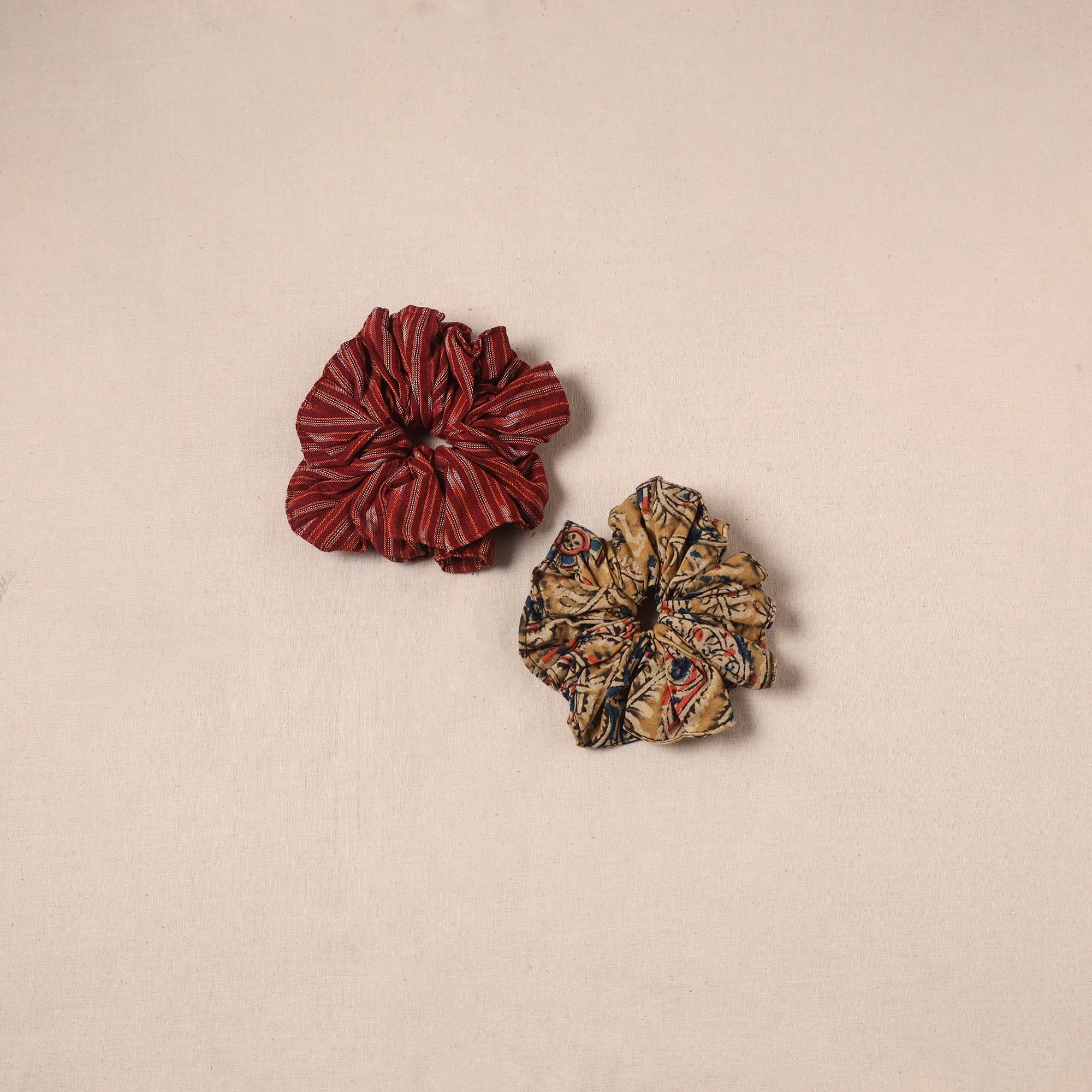 Handmade rubber band/scrunchies (set of 2) 07 - handcrafted