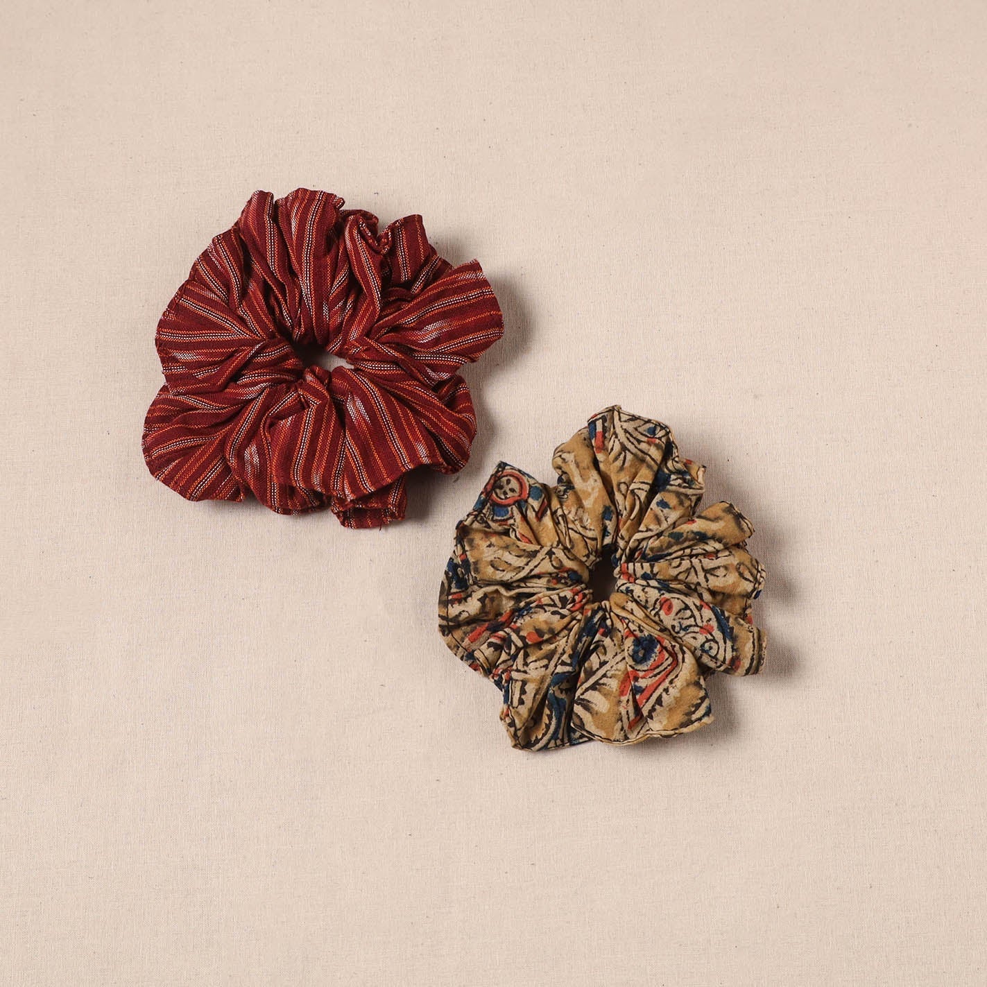 Handmade rubber band/scrunchies (set of 2) 07 - handcrafted