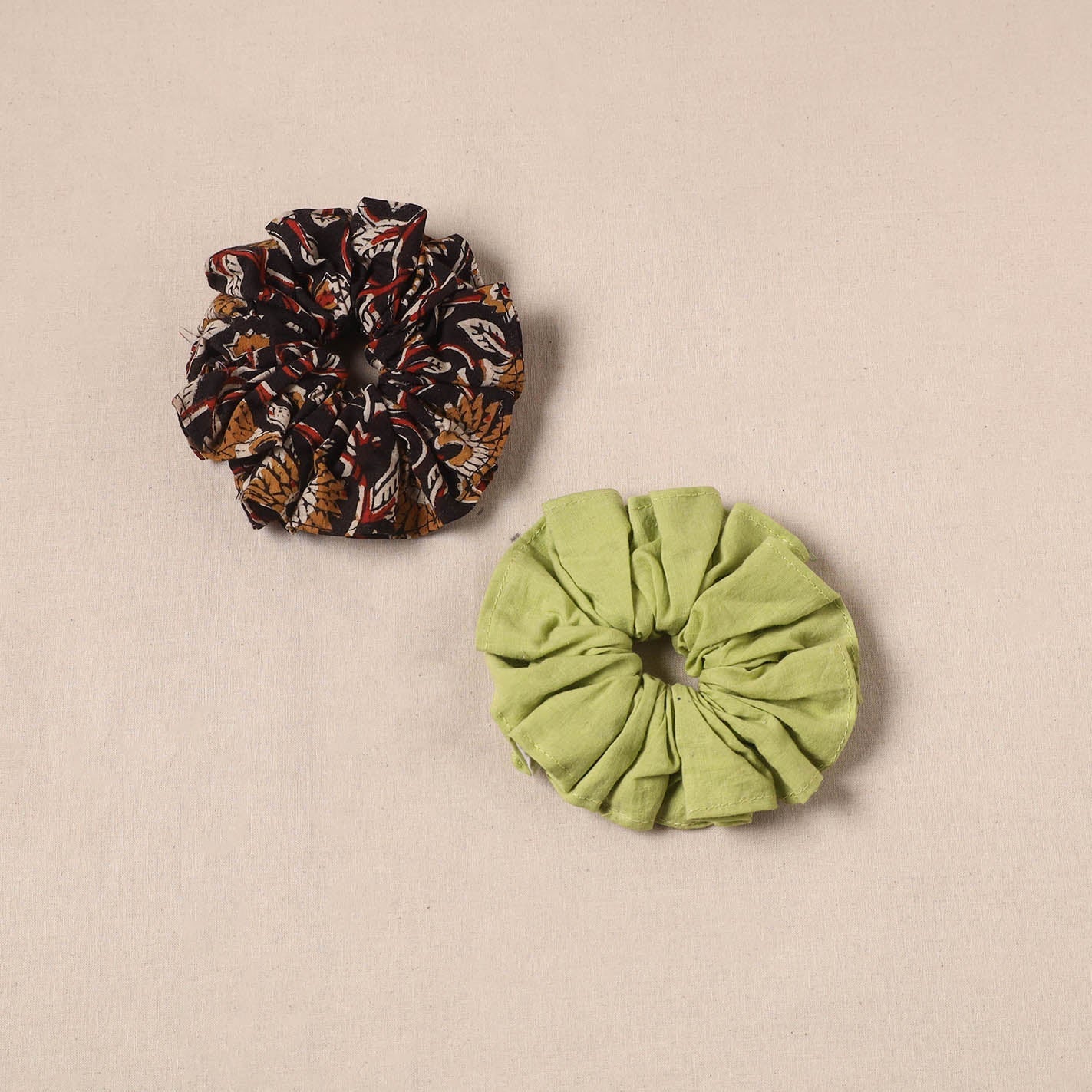 Handmade rubber band/scrunchies (set of 2) 09 - handcrafted