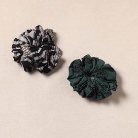 Handmade rubber band/scrunchies (set of 2) 124 - handcrafted