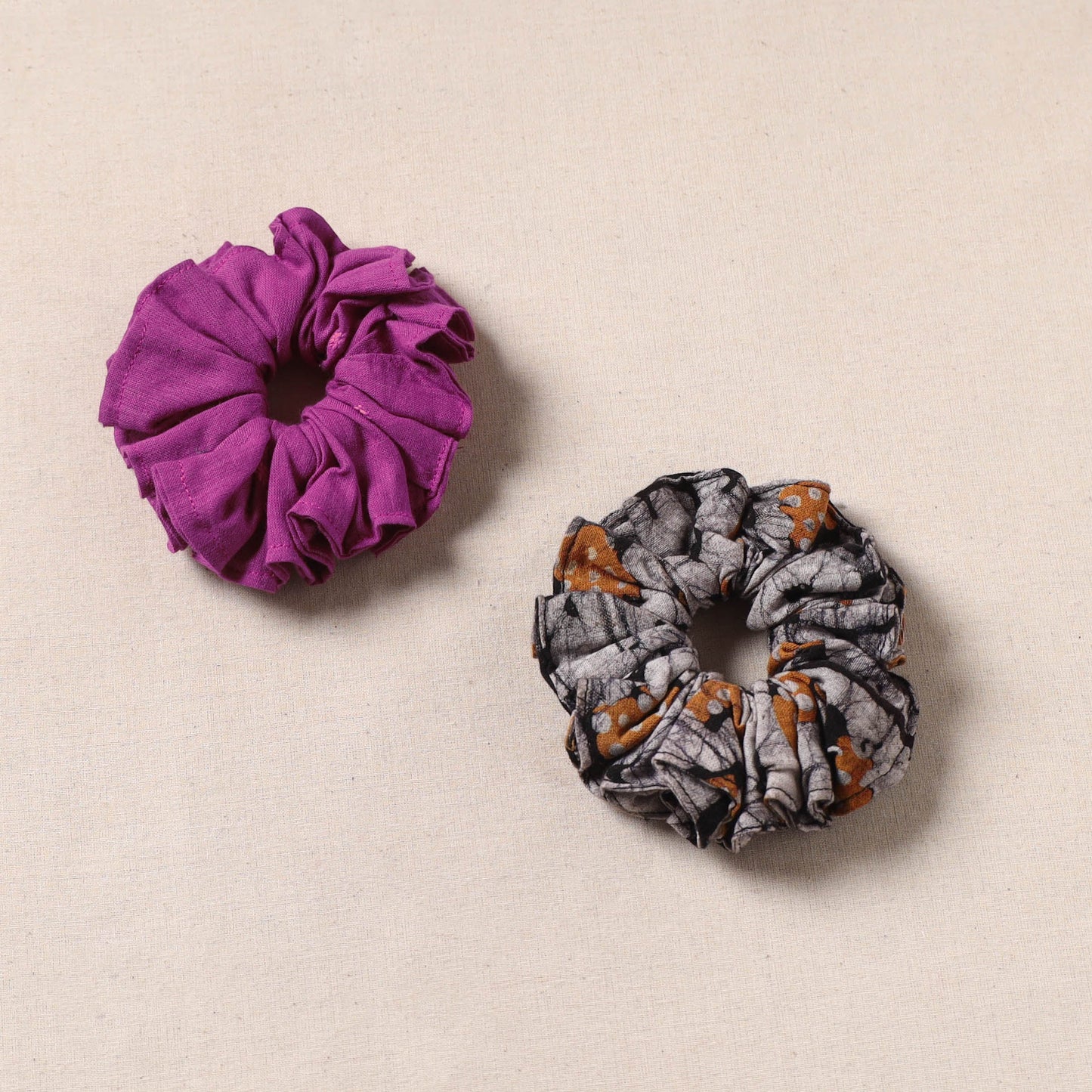 Handmade rubber band/scrunchies (set of 2) 125 - handcrafted